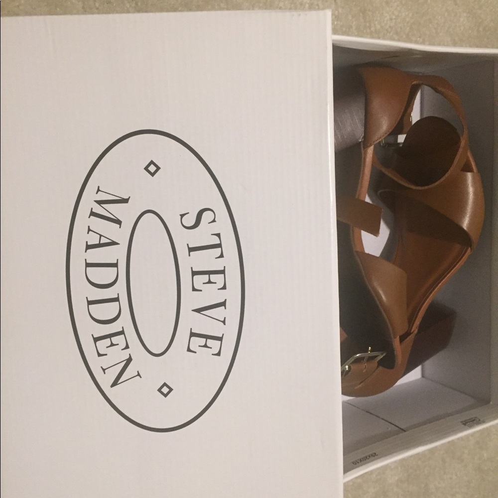 Steve Madden leather tan heels - Picture 3 of 4